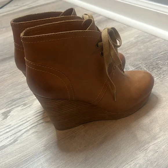 Women’s Lucky Brand Wedge Lace Up Ankle Booties size 8 - Picture 4 of 6